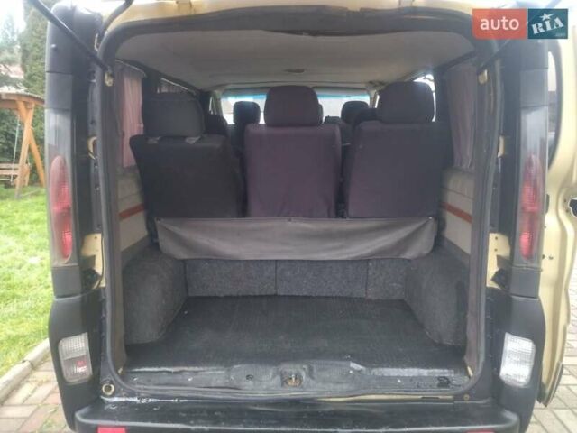 Желтый Опель Виваро, объемом двигателя 1.87 л и пробегом 410 тыс. км за 6500 $, фото 8 на Automoto.ua