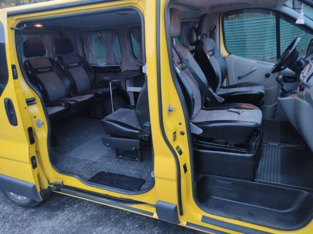 Жовтий Опель Віваро, об'ємом двигуна 1.9 л та пробігом 275 тис. км за 6850 $, фото 6 на Automoto.ua