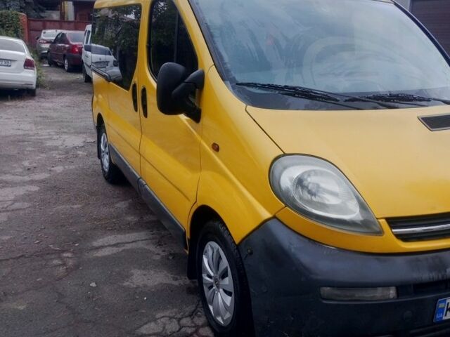 Желтый Опель Виваро, объемом двигателя 1.9 л и пробегом 210 тыс. км за 6500 $, фото 3 на Automoto.ua