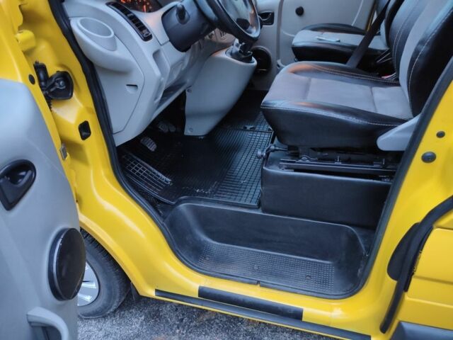 Жовтий Опель Віваро, об'ємом двигуна 1.9 л та пробігом 275 тис. км за 6850 $, фото 13 на Automoto.ua