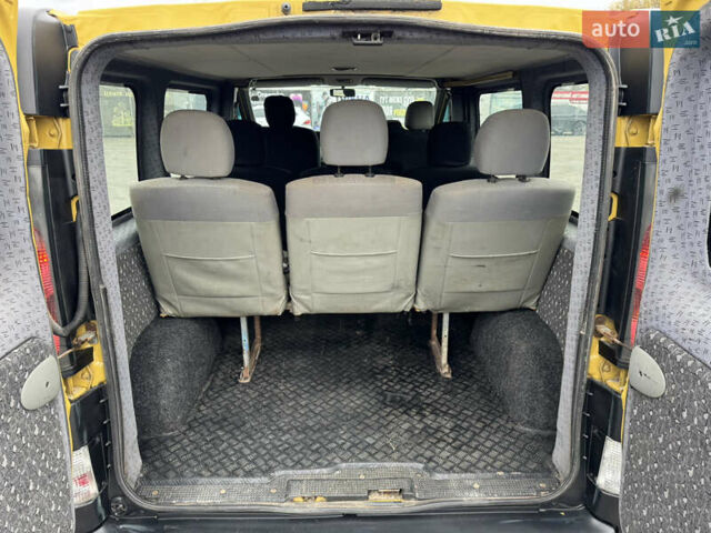 Жовтий Опель Віваро, об'ємом двигуна 2.46 л та пробігом 280 тис. км за 6999 $, фото 16 на Automoto.ua