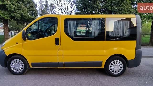 Желтый Опель Виваро, объемом двигателя 1.9 л и пробегом 358 тыс. км за 6200 $, фото 5 на Automoto.ua