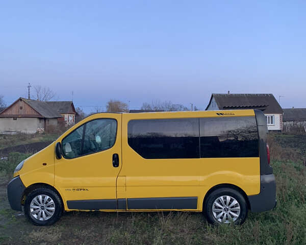 Желтый Опель Виваро, объемом двигателя 1.87 л и пробегом 265 тыс. км за 5700 $, фото 6 на Automoto.ua