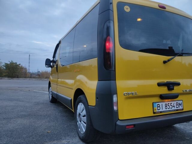 Жовтий Опель Віваро, об'ємом двигуна 1.9 л та пробігом 275 тис. км за 6850 $, фото 4 на Automoto.ua