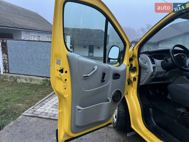 Желтый Опель Виваро, объемом двигателя 1.9 л и пробегом 210 тыс. км за 6499 $, фото 60 на Automoto.ua