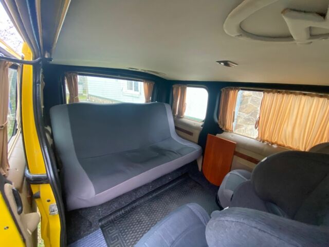 Жовтий Опель Віваро, об'ємом двигуна 1.9 л та пробігом 180 тис. км за 7100 $, фото 4 на Automoto.ua