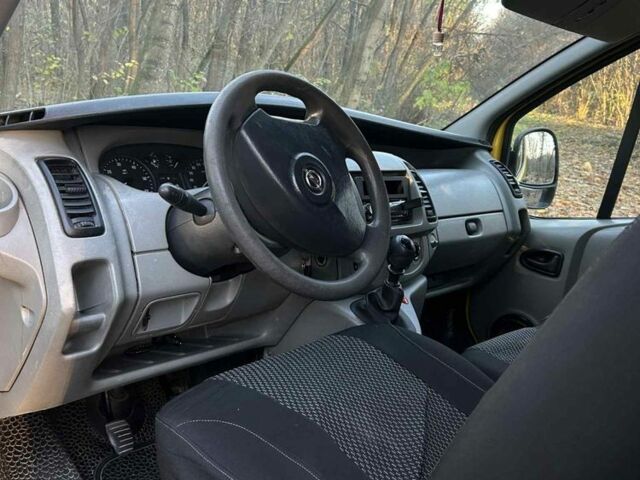 Желтый Опель Виваро, объемом двигателя 1.9 л и пробегом 2 тыс. км за 5150 $, фото 3 на Automoto.ua