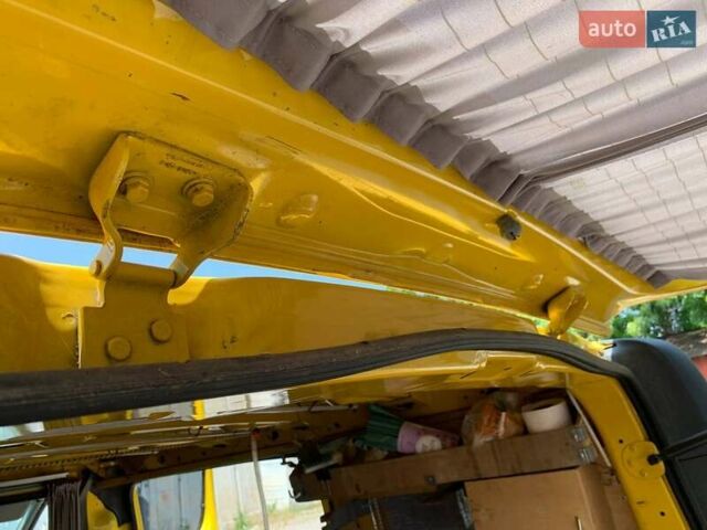 Желтый Опель Виваро, объемом двигателя 1.9 л и пробегом 220 тыс. км за 7990 $, фото 12 на Automoto.ua
