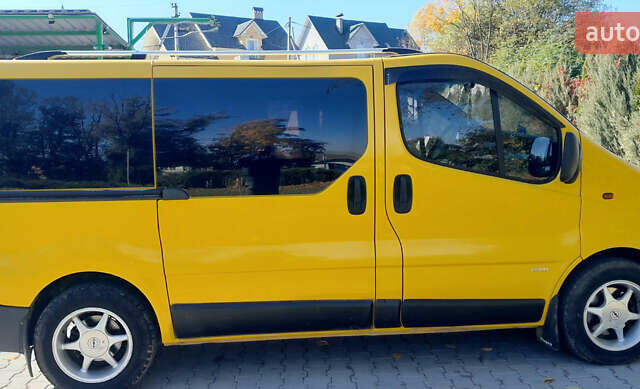 Желтый Опель Виваро, объемом двигателя 1.87 л и пробегом 197 тыс. км за 6200 $, фото 1 на Automoto.ua