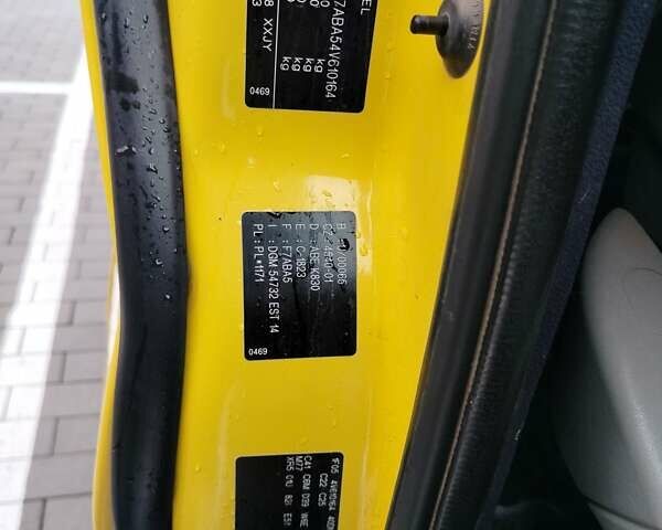 Желтый Опель Виваро, объемом двигателя 1.87 л и пробегом 308 тыс. км за 6000 $, фото 4 на Automoto.ua