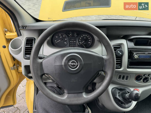 Жовтий Опель Віваро, об'ємом двигуна 2.46 л та пробігом 280 тис. км за 6999 $, фото 30 на Automoto.ua
