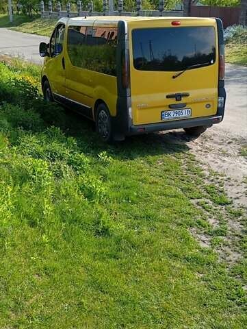 Жовтий Опель Віваро, об'ємом двигуна 1.9 л та пробігом 320 тис. км за 6200 $, фото 3 на Automoto.ua