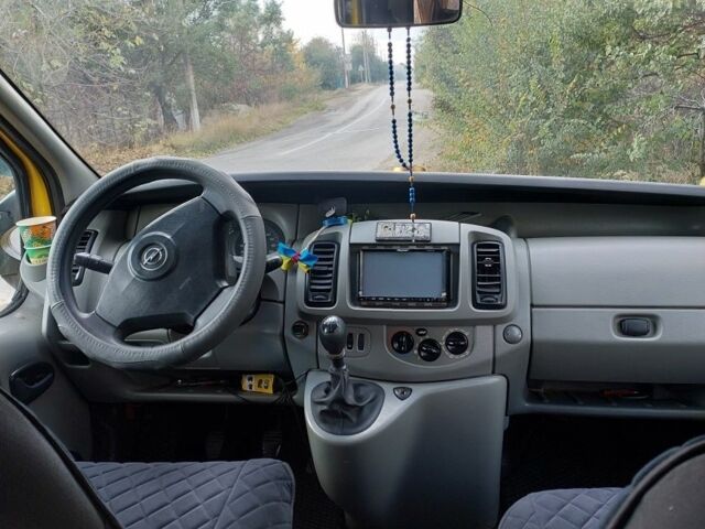 Жовтий Опель Віваро, об'ємом двигуна 0 л та пробігом 298 тис. км за 6800 $, фото 5 на Automoto.ua