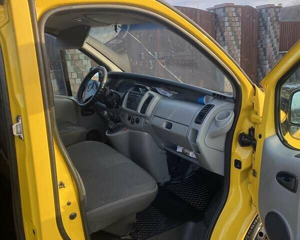 Жовтий Опель Віваро, об'ємом двигуна 1.9 л та пробігом 422 тис. км за 6500 $, фото 17 на Automoto.ua