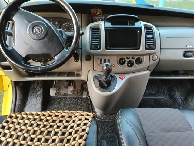 Желтый Опель Виваро, объемом двигателя 1.9 л и пробегом 342 тыс. км за 6980 $, фото 6 на Automoto.ua