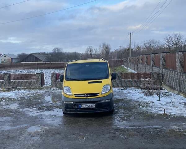 Жовтий Опель Віваро, об'ємом двигуна 1.9 л та пробігом 422 тис. км за 6500 $, фото 1 на Automoto.ua