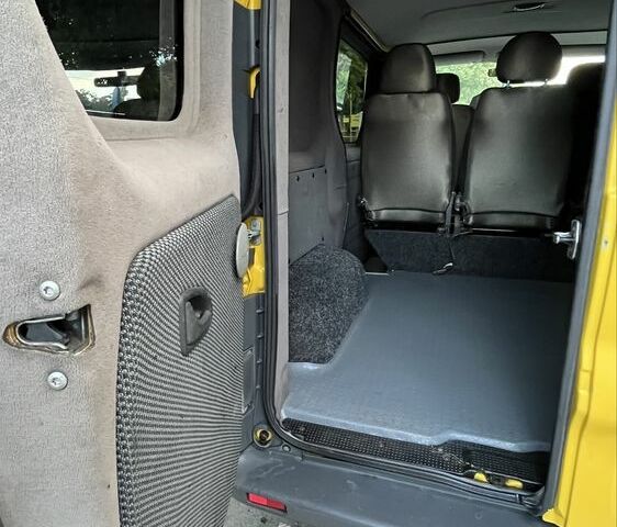 Жовтий Опель Віваро, об'ємом двигуна 0 л та пробігом 170 тис. км за 8500 $, фото 5 на Automoto.ua