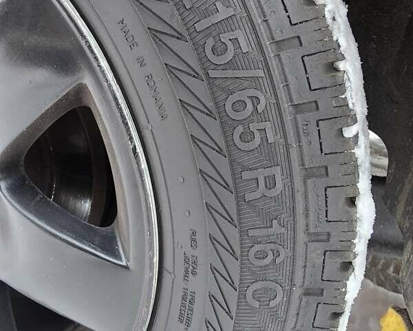 Желтый Опель Виваро, объемом двигателя 2 л и пробегом 292 тыс. км за 8700 $, фото 60 на Automoto.ua