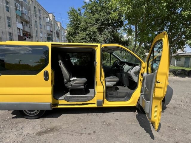 Жовтий Опель Віваро, об'ємом двигуна 0 л та пробігом 170 тис. км за 8500 $, фото 1 на Automoto.ua