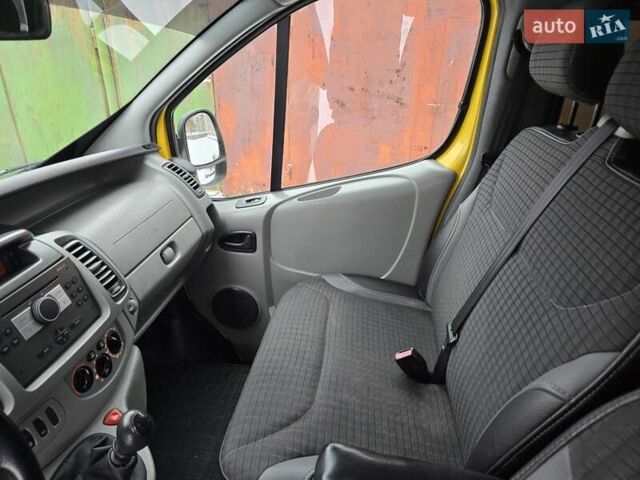 Желтый Опель Виваро, объемом двигателя 2 л и пробегом 292 тыс. км за 8700 $, фото 25 на Automoto.ua