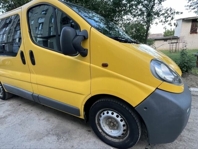 Жовтий Опель Віваро, об'ємом двигуна 0 л та пробігом 170 тис. км за 8500 $, фото 3 на Automoto.ua