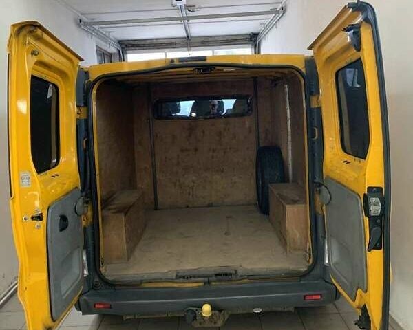Желтый Опель Виваро, объемом двигателя 1.9 л и пробегом 240 тыс. км за 7470 $, фото 14 на Automoto.ua