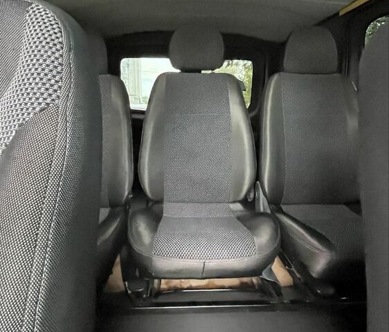 Жовтий Опель Віваро, об'ємом двигуна 0 л та пробігом 170 тис. км за 8500 $, фото 7 на Automoto.ua