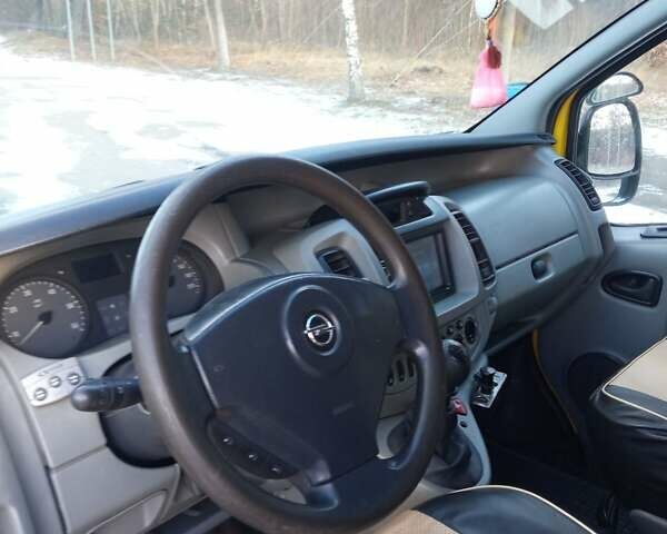 Желтый Опель Виваро, объемом двигателя 1.9 л и пробегом 339 тыс. км за 5555 $, фото 13 на Automoto.ua