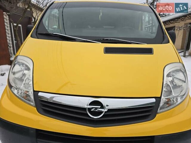 Желтый Опель Виваро, объемом двигателя 2 л и пробегом 292 тыс. км за 8700 $, фото 82 на Automoto.ua
