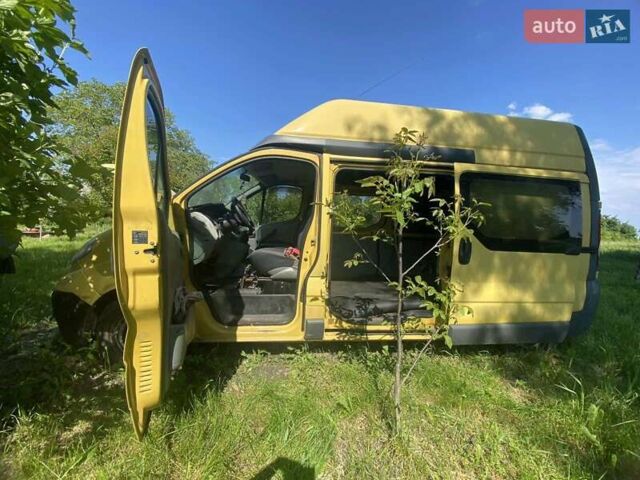 Желтый Опель Виваро, объемом двигателя 2 л и пробегом 385 тыс. км за 8000 $, фото 2 на Automoto.ua