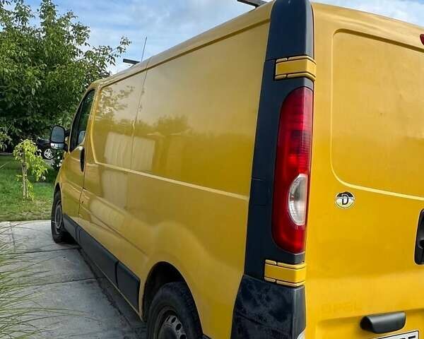 Жовтий Опель Віваро, об'ємом двигуна 2 л та пробігом 303 тис. км за 6500 $, фото 6 на Automoto.ua