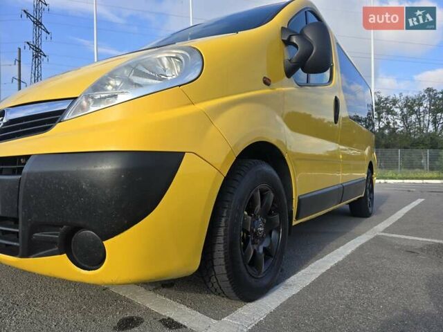 Желтый Опель Виваро, объемом двигателя 2 л и пробегом 290 тыс. км за 8900 $, фото 30 на Automoto.ua