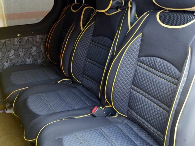 Желтый Опель Виваро, объемом двигателя 2 л и пробегом 458 тыс. км за 9305 $, фото 11 на Automoto.ua