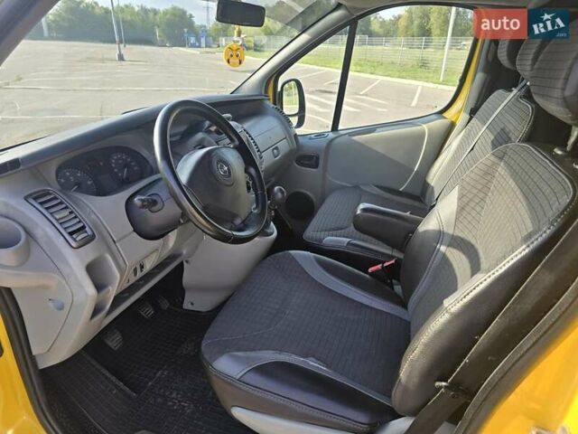 Желтый Опель Виваро, объемом двигателя 2 л и пробегом 290 тыс. км за 8900 $, фото 12 на Automoto.ua