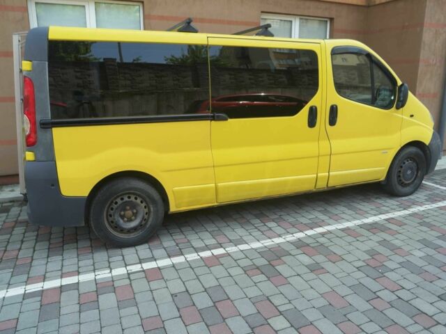 Желтый Опель Виваро, объемом двигателя 2 л и пробегом 458 тыс. км за 9305 $, фото 7 на Automoto.ua