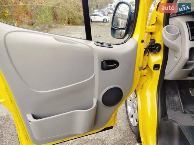 Жовтий Опель Віваро, об'ємом двигуна 2 л та пробігом 232 тис. км за 7500 $, фото 10 на Automoto.ua