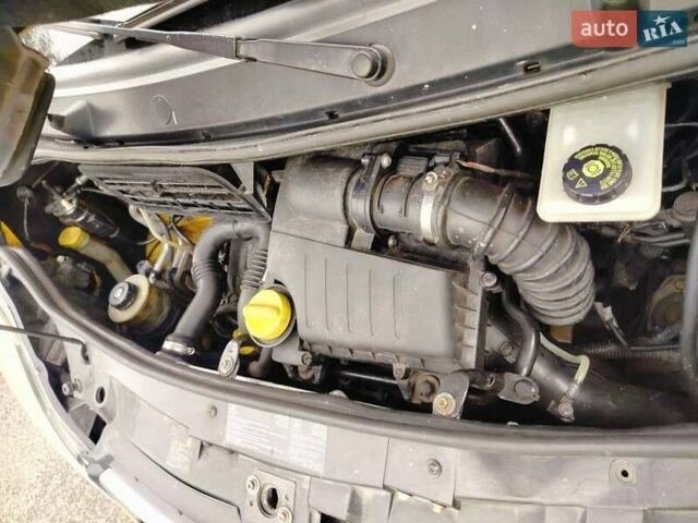 Жовтий Опель Віваро, об'ємом двигуна 2 л та пробігом 232 тис. км за 7500 $, фото 14 на Automoto.ua