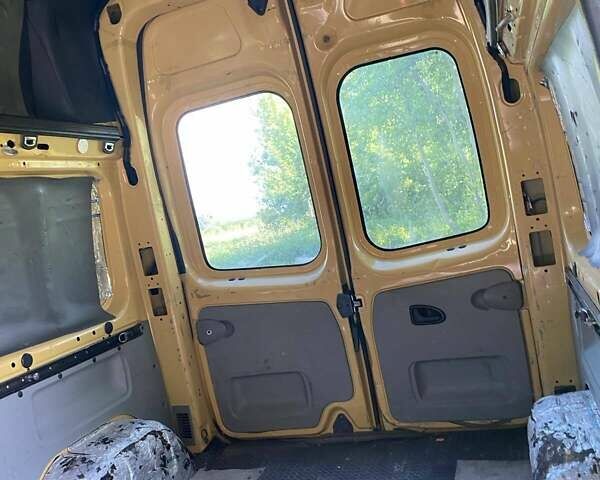 Желтый Опель Виваро, объемом двигателя 2 л и пробегом 385 тыс. км за 8000 $, фото 8 на Automoto.ua