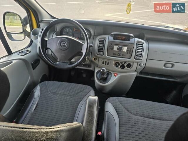 Желтый Опель Виваро, объемом двигателя 2 л и пробегом 290 тыс. км за 8900 $, фото 47 на Automoto.ua