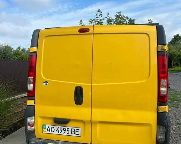 Жовтий Опель Віваро, об'ємом двигуна 2 л та пробігом 303 тис. км за 6500 $, фото 3 на Automoto.ua