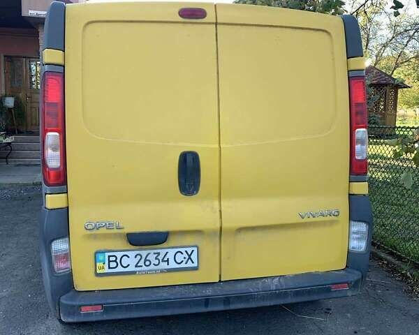 Желтый Опель Виваро, объемом двигателя 2 л и пробегом 223 тыс. км за 4900 $, фото 2 на Automoto.ua