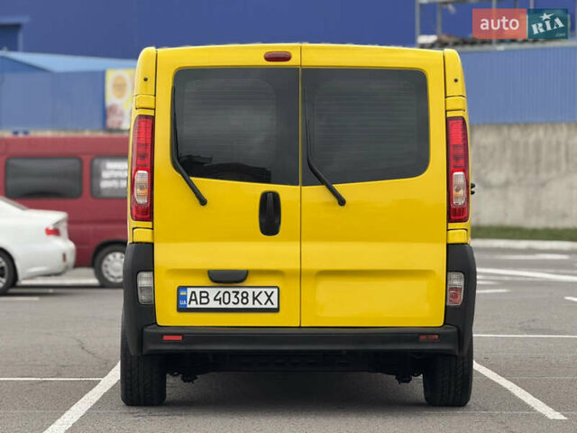 Жовтий Опель Віваро, об'ємом двигуна 2.5 л та пробігом 270 тис. км за 11300 $, фото 5 на Automoto.ua