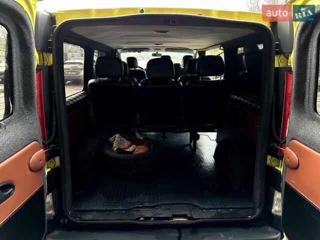 Жовтий Опель Віваро, об'ємом двигуна 2 л та пробігом 254 тис. км за 8900 $, фото 12 на Automoto.ua