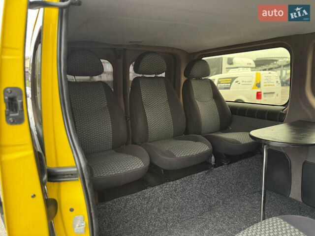 Жовтий Опель Віваро, об'ємом двигуна 2.5 л та пробігом 270 тис. км за 11300 $, фото 27 на Automoto.ua