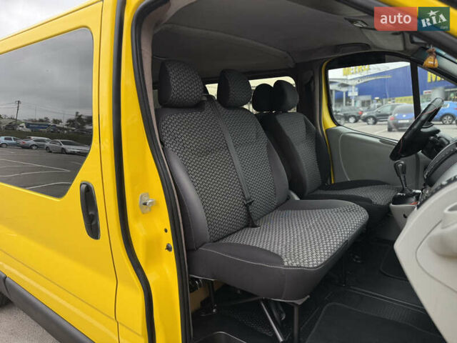 Жовтий Опель Віваро, об'ємом двигуна 2.5 л та пробігом 270 тис. км за 11300 $, фото 21 на Automoto.ua