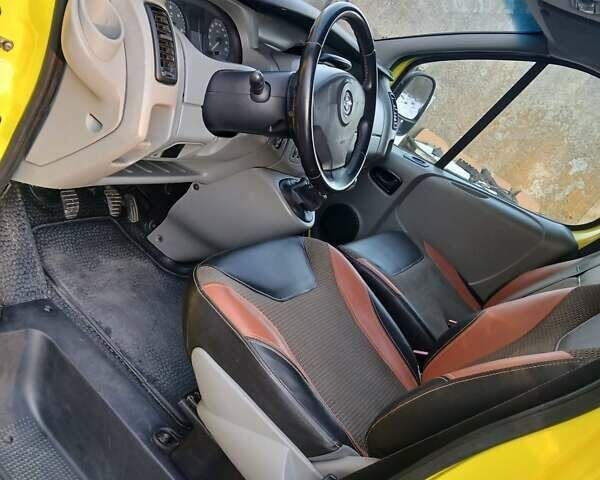 Желтый Опель Виваро, объемом двигателя 2 л и пробегом 253 тыс. км за 7800 $, фото 18 на Automoto.ua