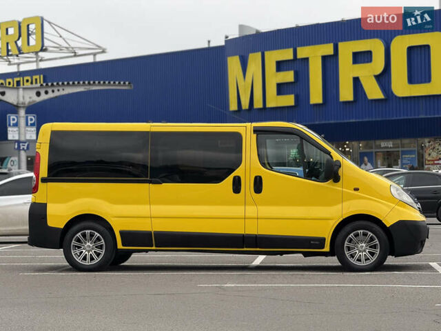 Жовтий Опель Віваро, об'ємом двигуна 2.5 л та пробігом 270 тис. км за 11300 $, фото 9 на Automoto.ua