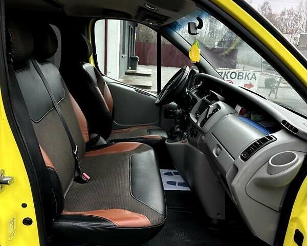 Жовтий Опель Віваро, об'ємом двигуна 2 л та пробігом 254 тис. км за 8900 $, фото 13 на Automoto.ua