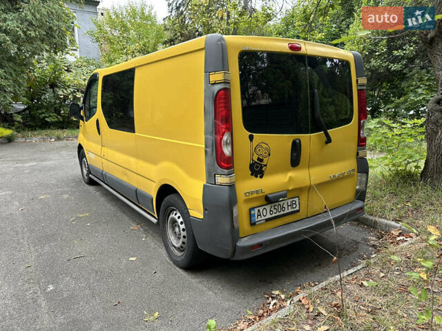 Желтый Опель Виваро, объемом двигателя 2 л и пробегом 382 тыс. км за 7200 $, фото 1 на Automoto.ua