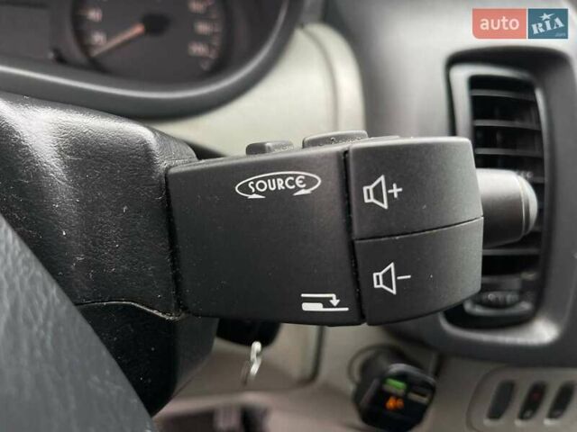 Жовтий Опель Віваро, об'ємом двигуна 2 л та пробігом 272 тис. км за 10700 $, фото 51 на Automoto.ua